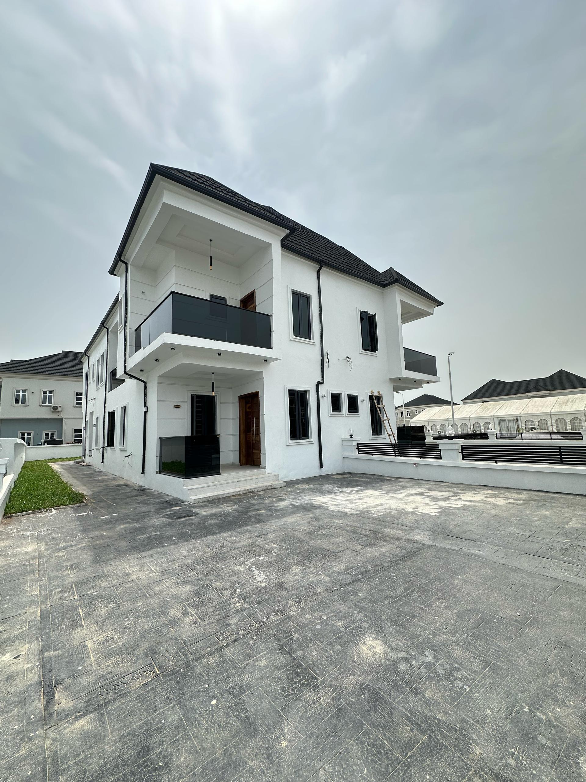 AMEN ESTATE, STUNNING  4-BEDROOM SEMI DETACHED DUPLEX WITH BQ.jpeg