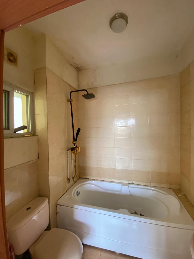 FOR SALE : FULLY SERVICED 3 BRM FLAT / Apartment/Flat for sale in Lekki, Nigeria